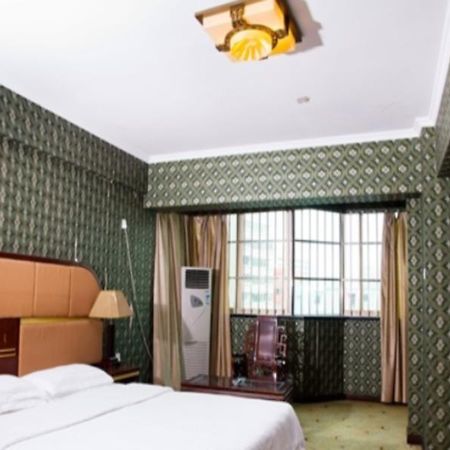 Nanning Gold Red Forest Hotel Exterior photo